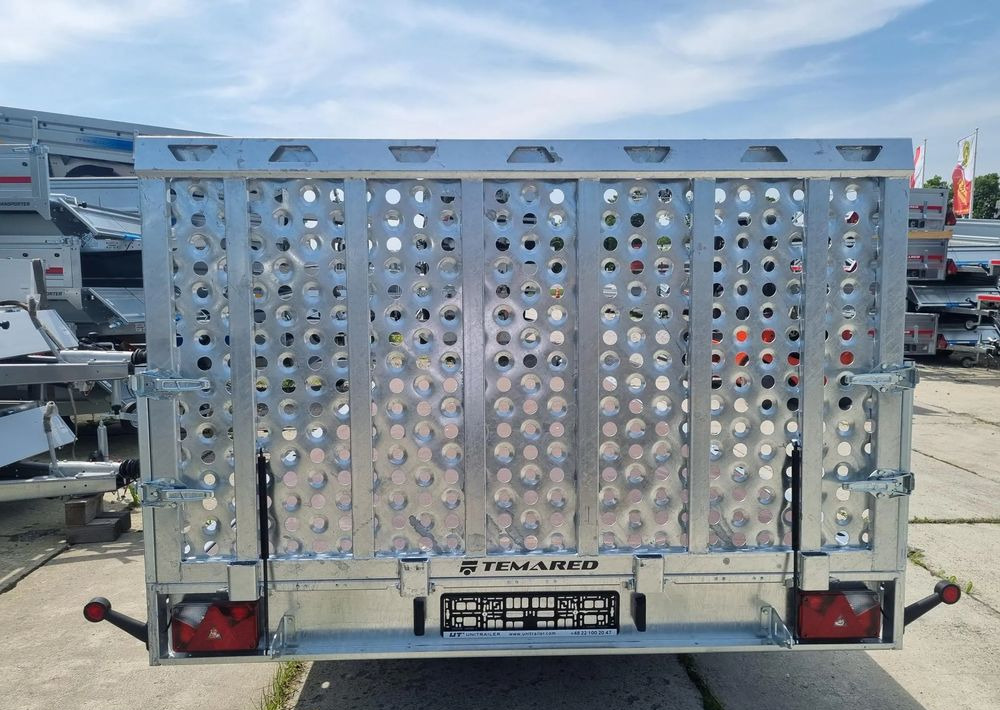 TEMARED UNIVERSAL 5121/3 3.5T R10C SKLEJKA - مقطورة شحن نقل السيارات: صورة 4 TEMARED UNIVERSAL 5121/3 3.5T R10C SKLEJKA - مقطورة شحن نقل السيارات: صورة 4