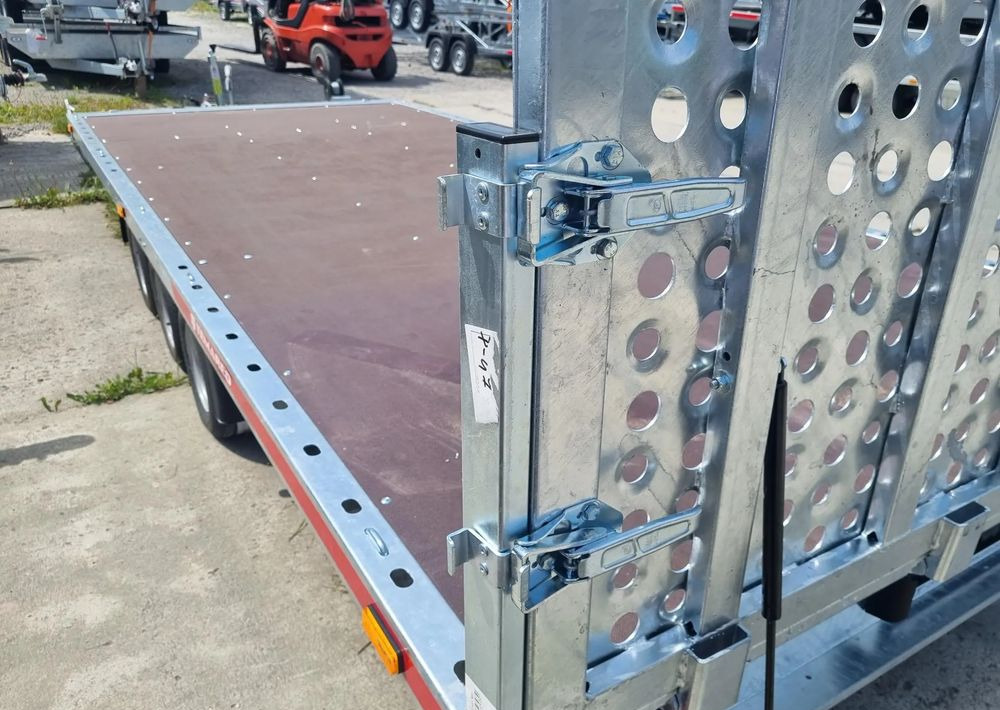 TEMARED UNIVERSAL 5121/3 3.5T R10C SKLEJKA - مقطورة شحن نقل السيارات: صورة 5 TEMARED UNIVERSAL 5121/3 3.5T R10C SKLEJKA - مقطورة شحن نقل السيارات: صورة 5