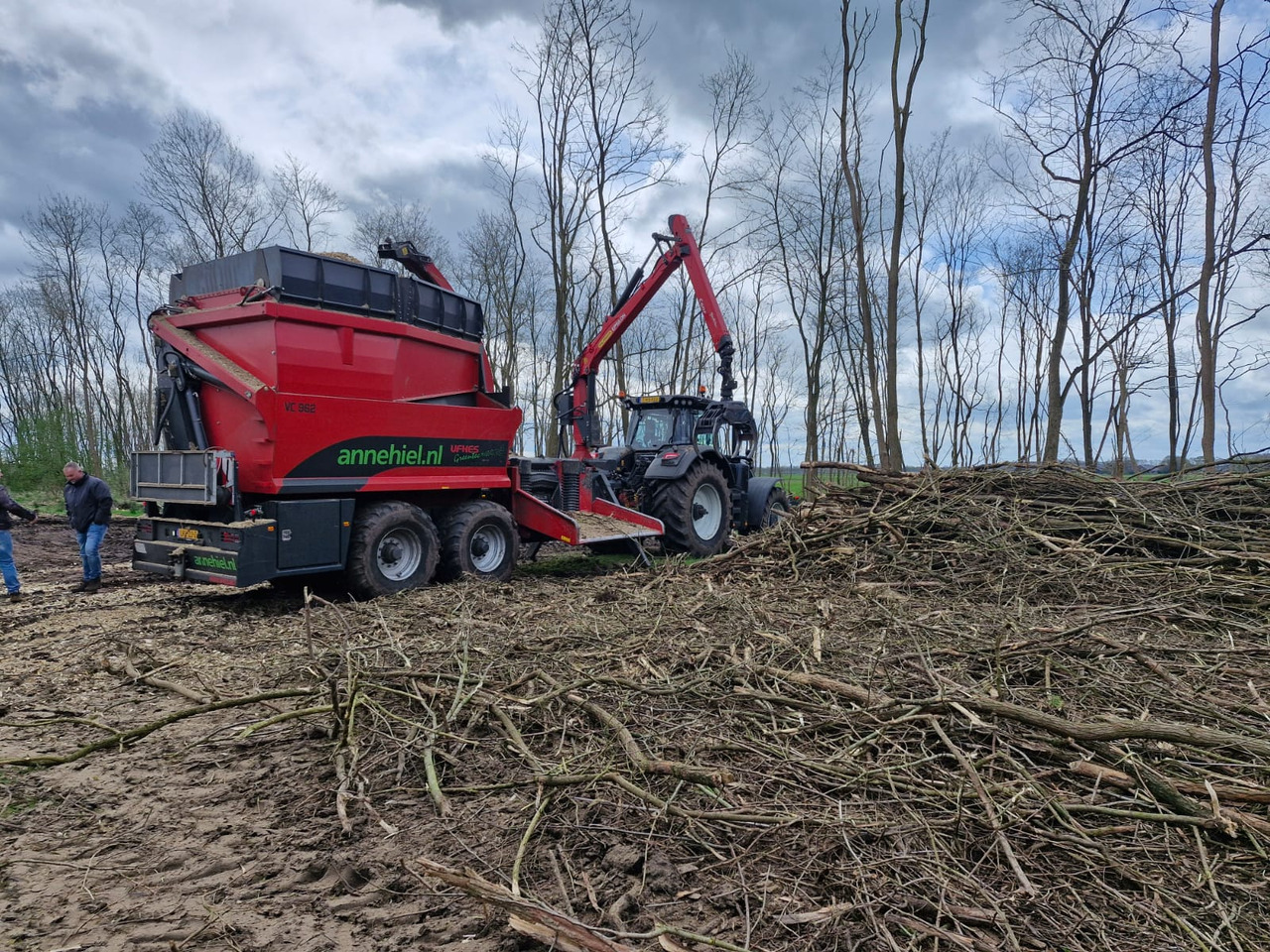 UFKES Greentec 962 Tracked Chipper - قاطعة الأخشاب: صورة 2 UFKES Greentec 962 Tracked Chipper - قاطعة الأخشاب: صورة 2