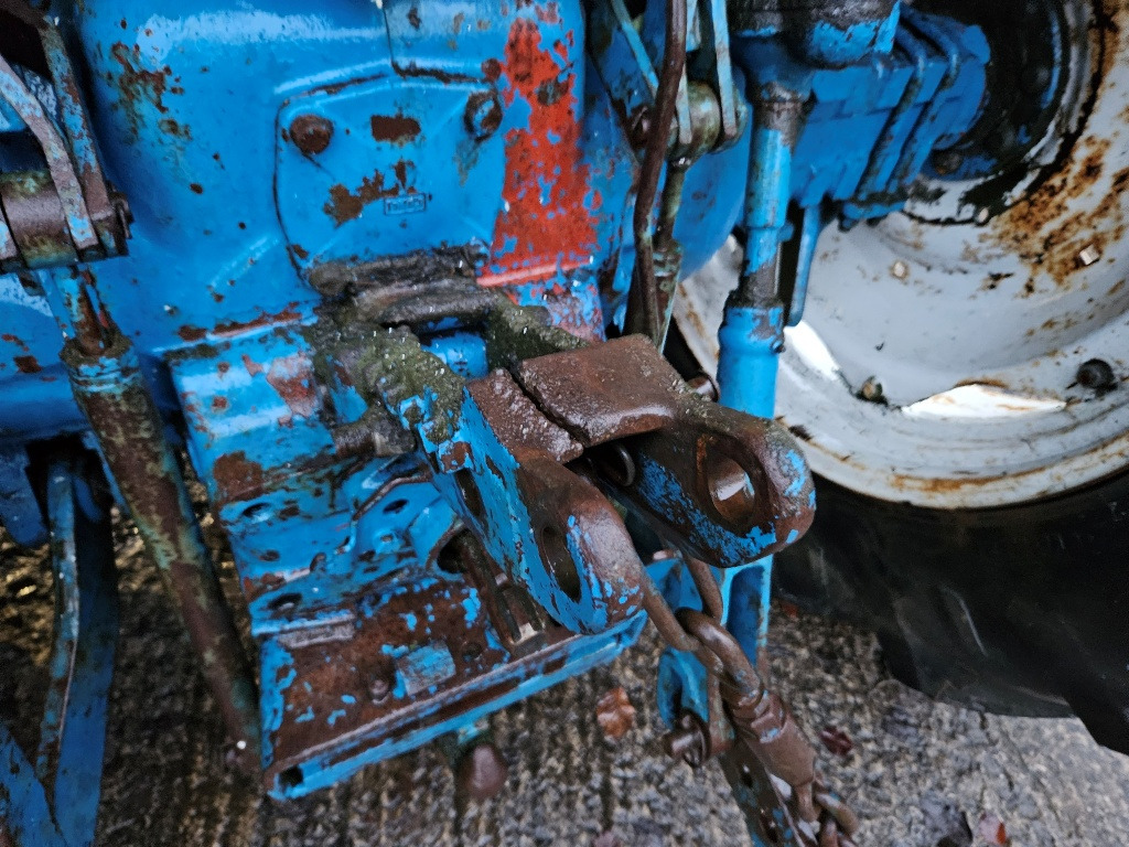 Ford 7700 2wd Tractor - جرار: صورة 5 Ford 7700 2wd Tractor - جرار: صورة 5