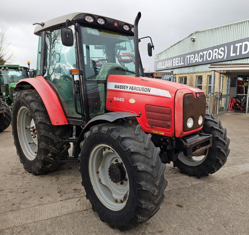 MF 5445 Manual Shuttle - جرار: صورة 1 MF 5445 Manual Shuttle - جرار: صورة 1