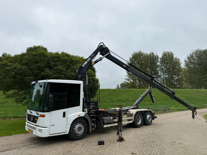 Mercedes-Benz Econic Hiab 220-Hooklift-6x2-Remote - شاحنة كرين: صورة 4 Mercedes-Benz Econic Hiab 220-Hooklift-6x2-Remote - شاحنة كرين: صورة 4
