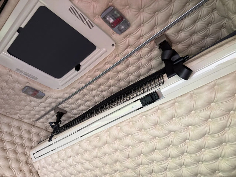 Scania R560 V8 Manual-Retarder-6x2 TOP NL TRUCK Scania R560 V8 Manual-Retarder-6x2 TOP NL TRUCK: صورة 16