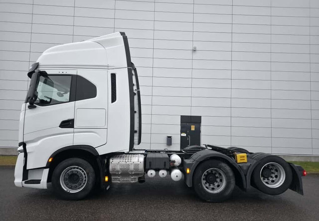 IvecoS-Way 480 6x2 Hieno! - وحدة جر: صورة 2 IvecoS-Way 480 6x2 Hieno! - وحدة جر: صورة 2