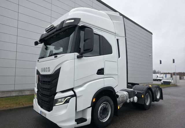 IvecoS-Way 480 6x2 Hieno! - وحدة جر: صورة 1 IvecoS-Way 480 6x2 Hieno! - وحدة جر: صورة 1