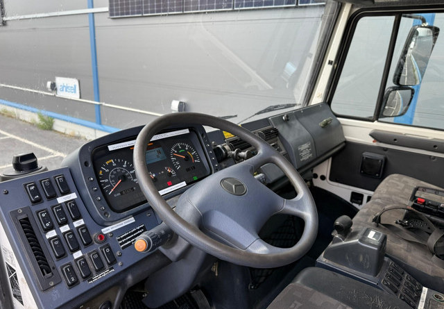 شاحنات مسطحة, شاحنة كرين Mercedes-BenzUnimog U5000 + Hiab 099 E-4: صورة 14