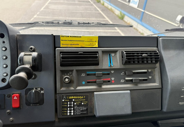 شاحنات مسطحة, شاحنة كرين Mercedes-BenzUnimog U5000 + Hiab 099 E-4: صورة 16