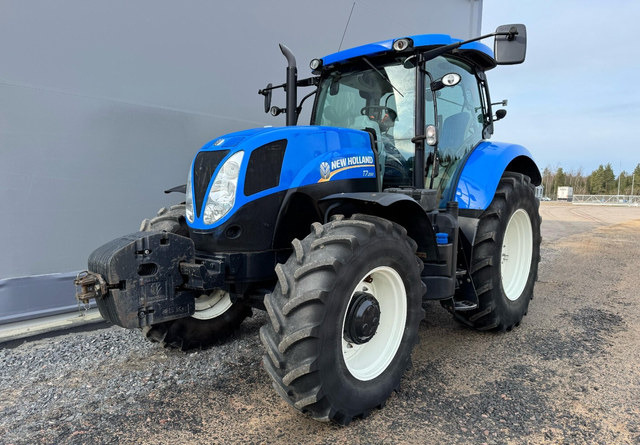 New Holland T7.200 - جرار: صورة 1 New Holland T7.200 - جرار: صورة 1