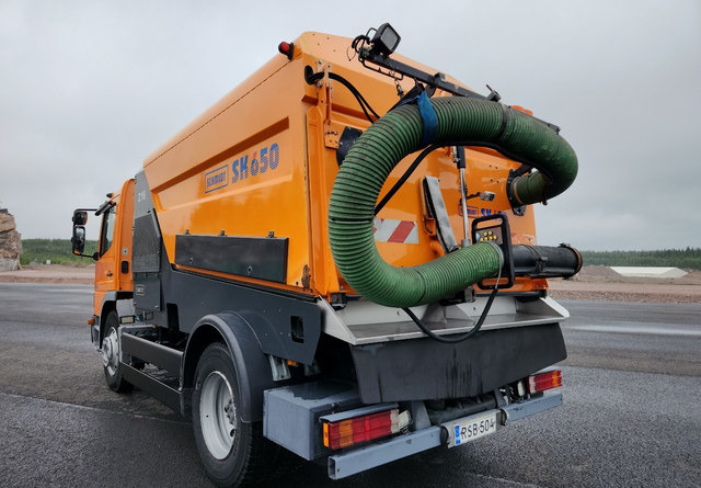 SchmidtSK650 Atego 85kmh/h - سياره كنس شوارع: صورة 3 SchmidtSK650 Atego 85kmh/h - سياره كنس شوارع: صورة 3