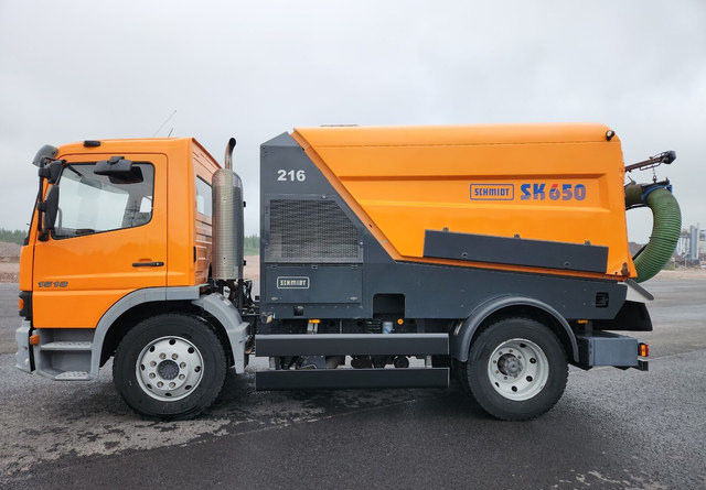 SchmidtSK650 Atego 85kmh/h - سياره كنس شوارع: صورة 2 SchmidtSK650 Atego 85kmh/h - سياره كنس شوارع: صورة 2