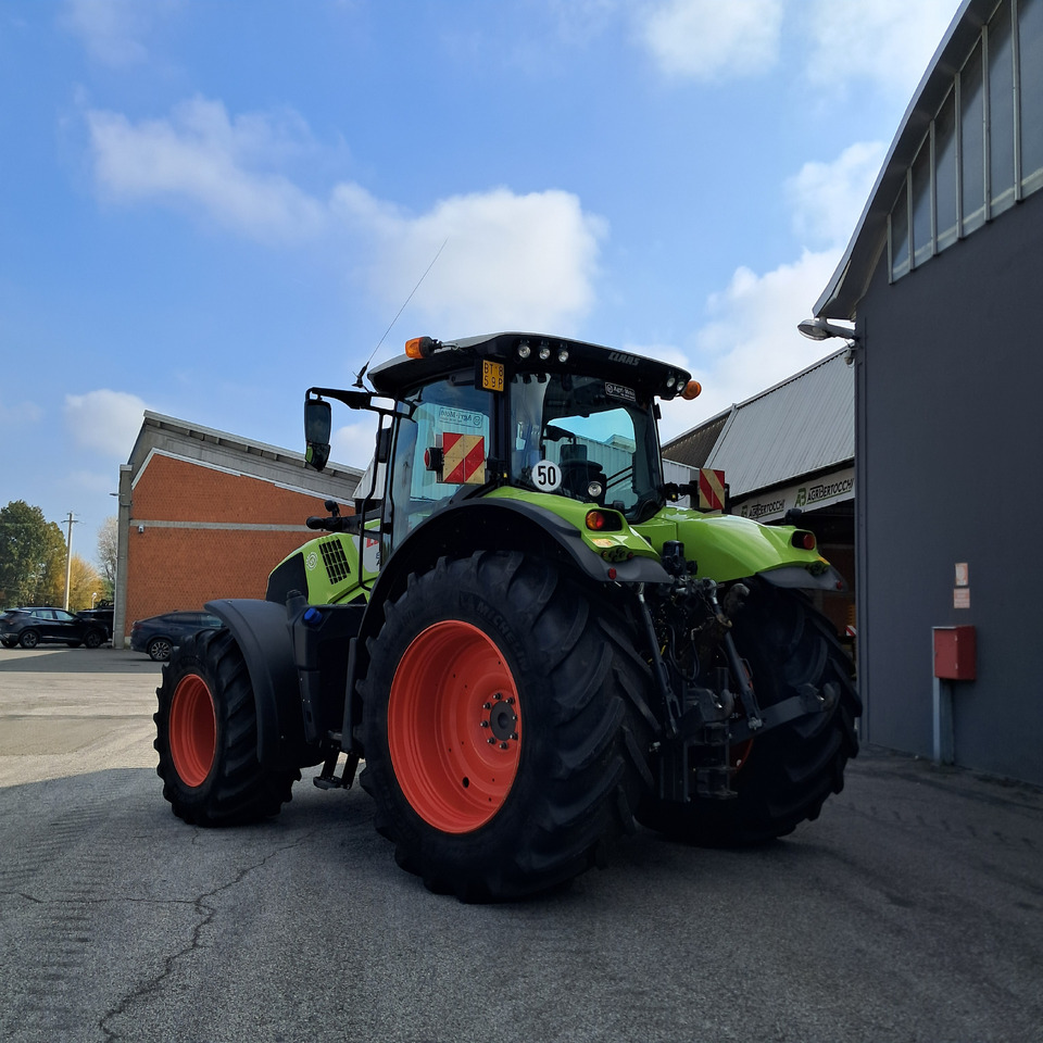 CLAAS AXION 810 - جرار: صورة 2 CLAAS AXION 810 - جرار: صورة 2