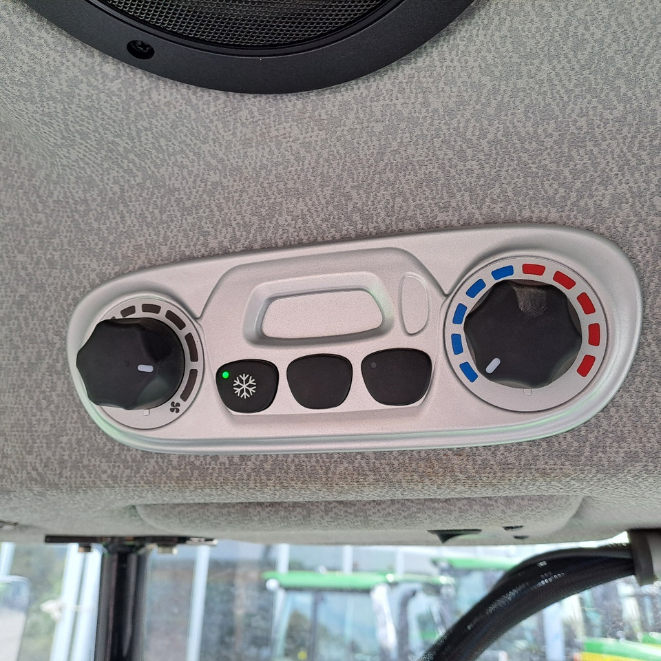 جرار DEUTZ-FAHR 6135 CRV SHIFT: صورة 12 جرار DEUTZ-FAHR 6135 CRV SHIFT: صورة 12