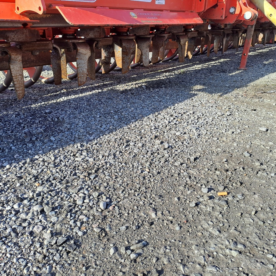 ERPICE ROTANTE PIEGHEVOLE MASCHIO AQUILA RAP 7000 - محراث الدوار: صورة 3 ERPICE ROTANTE PIEGHEVOLE MASCHIO AQUILA RAP 7000 - محراث الدوار: صورة 3