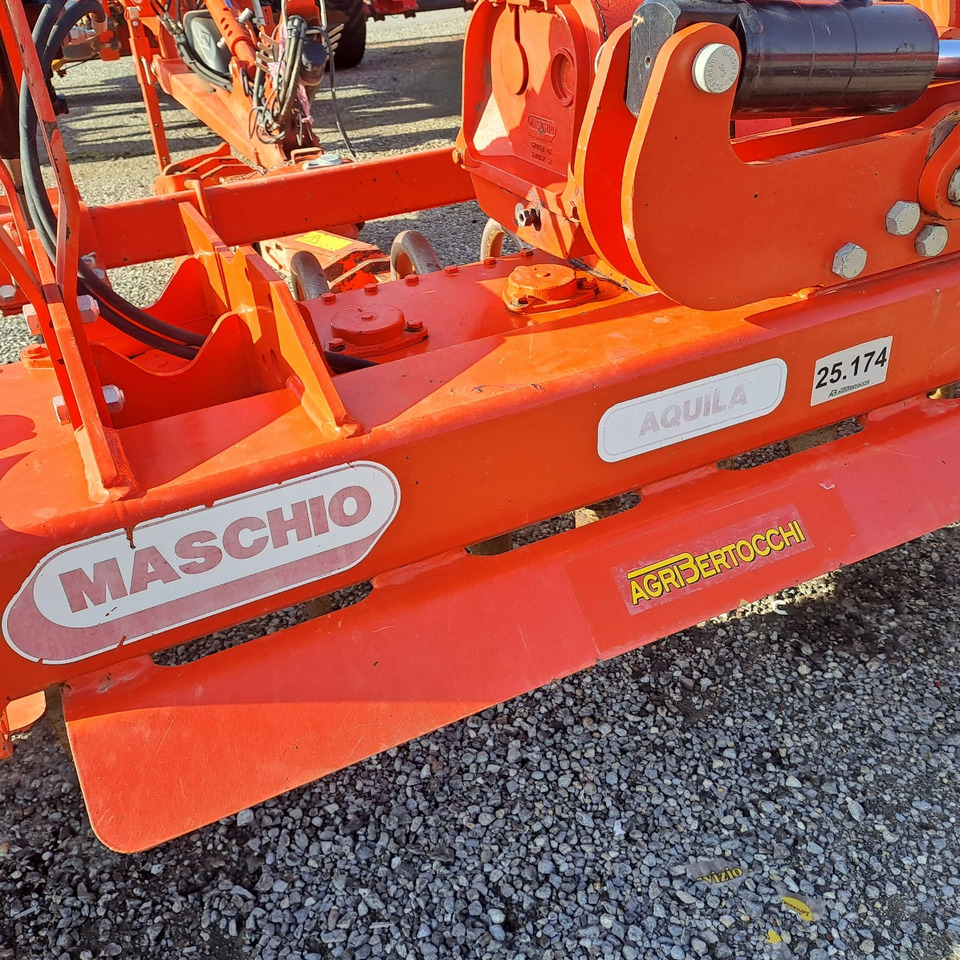 ERPICE ROTANTE PIEGHEVOLE MASCHIO AQUILA RAP 7000 - محراث الدوار: صورة 5 ERPICE ROTANTE PIEGHEVOLE MASCHIO AQUILA RAP 7000 - محراث الدوار: صورة 5