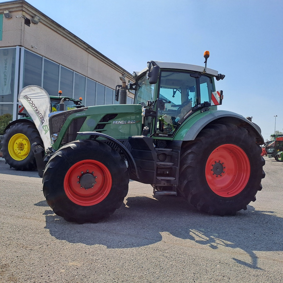FENDT 828 VARIO PROFI PLUS - جرار: صورة 1 FENDT 828 VARIO PROFI PLUS - جرار: صورة 1