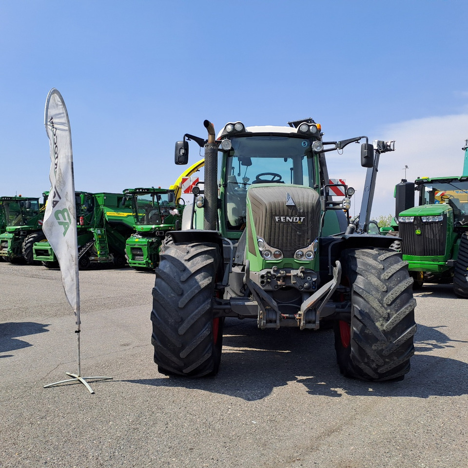 FENDT 828 VARIO PROFI PLUS - جرار: صورة 2 FENDT 828 VARIO PROFI PLUS - جرار: صورة 2
