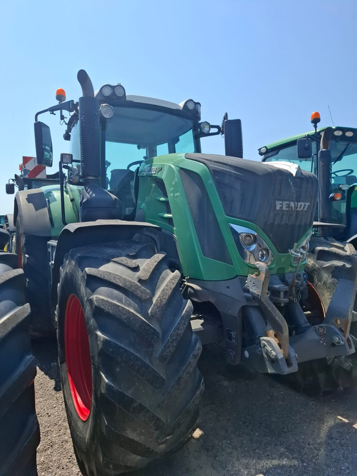 FENDT 828 VARIO PROFIPLUS - جرار: صورة 1 FENDT 828 VARIO PROFIPLUS - جرار: صورة 1