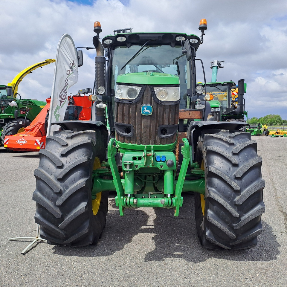JOHN DEERE 6210R - جرار: صورة 3 JOHN DEERE 6210R - جرار: صورة 3