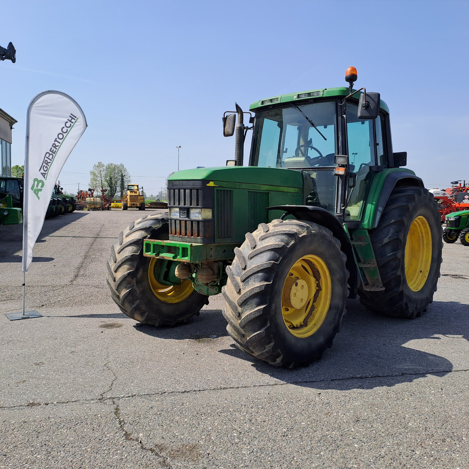 JOHN DEERE 6910 - جرار: صورة 1 JOHN DEERE 6910 - جرار: صورة 1