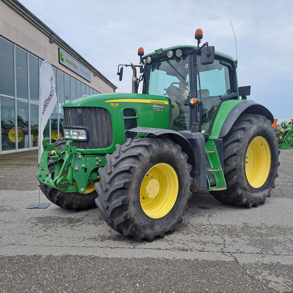 JOHN DEERE 7530 PREMIUM - جرار: صورة 1 JOHN DEERE 7530 PREMIUM - جرار: صورة 1