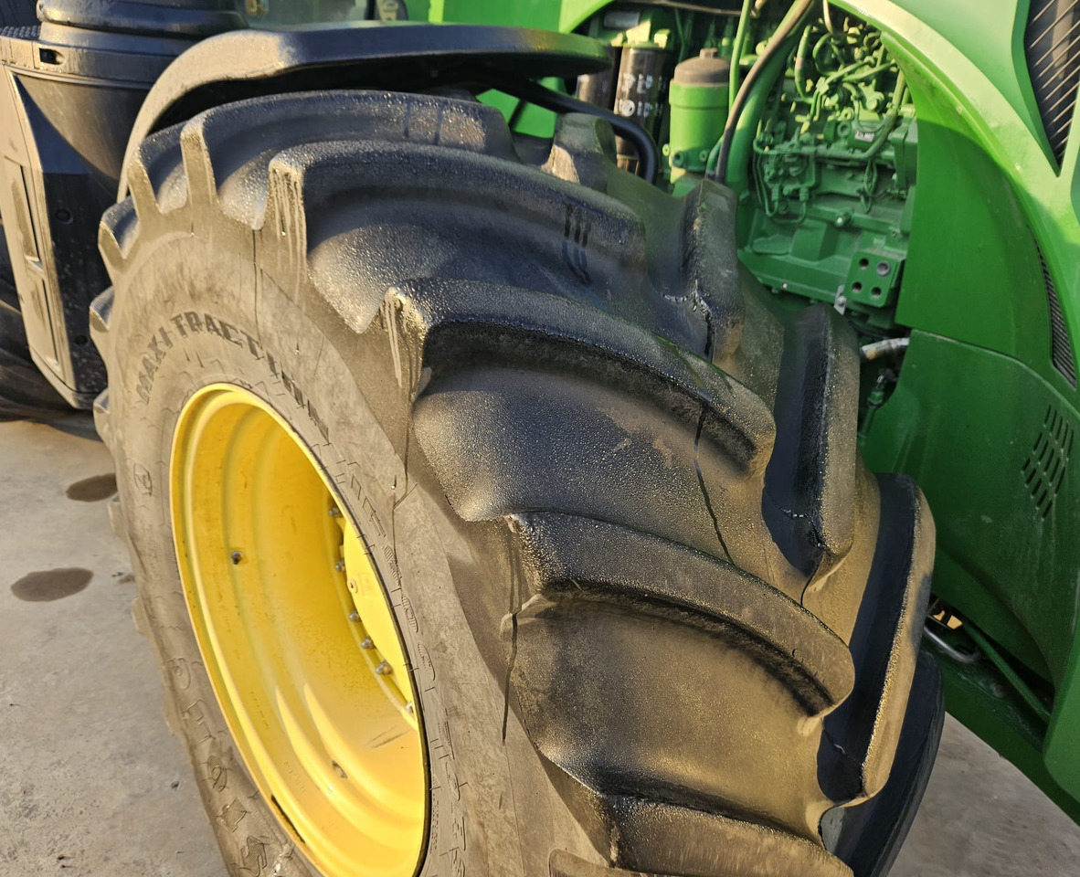 JOHN DEERE 8320R - جرار: صورة 5 JOHN DEERE 8320R - جرار: صورة 5