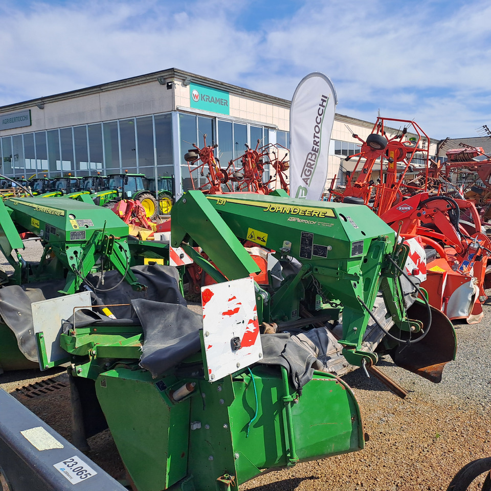 JOHN DEERE FC 131 - جزازة العشب: صورة 3 JOHN DEERE FC 131 - جزازة العشب: صورة 3