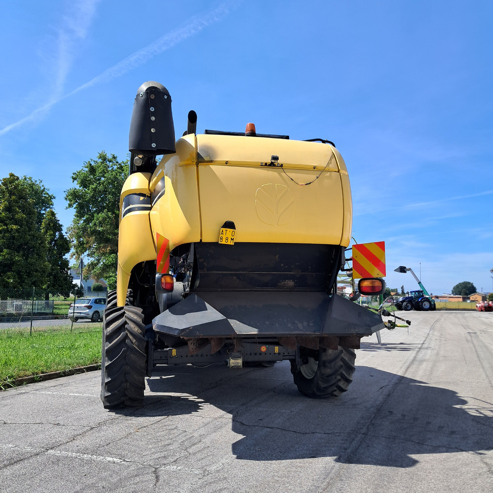 NEW HOLLAND CX880 - حصادة موحَّدة: صورة 4 NEW HOLLAND CX880 - حصادة موحَّدة: صورة 4