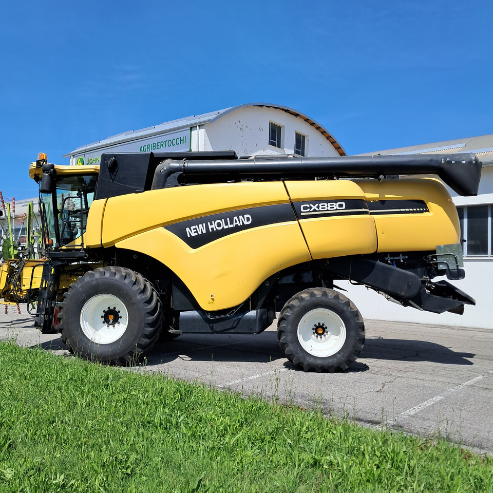 NEW HOLLAND CX880 - حصادة موحَّدة: صورة 2 NEW HOLLAND CX880 - حصادة موحَّدة: صورة 2