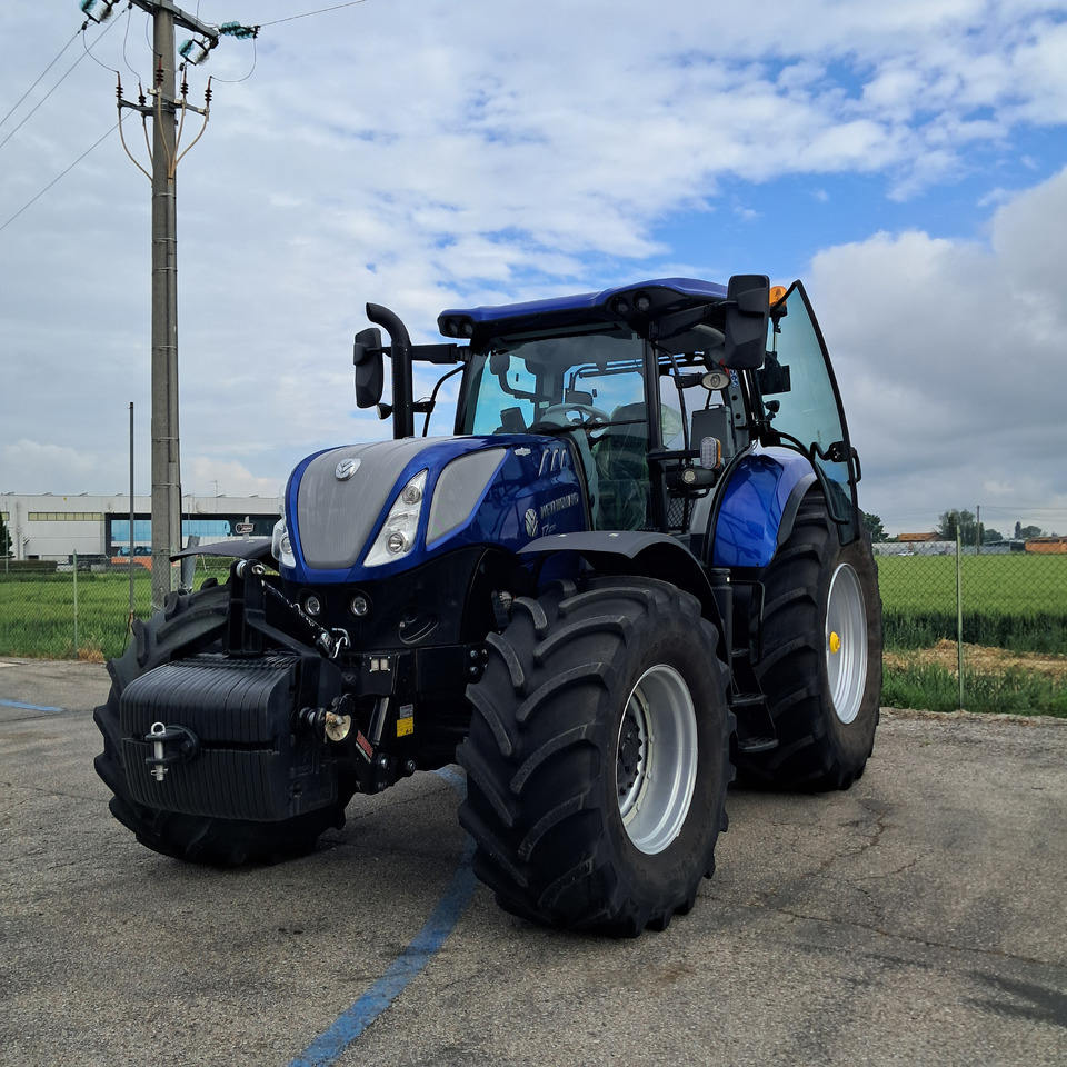 NEW HOLLAND T7 270 - جرار: صورة 1 NEW HOLLAND T7 270 - جرار: صورة 1
