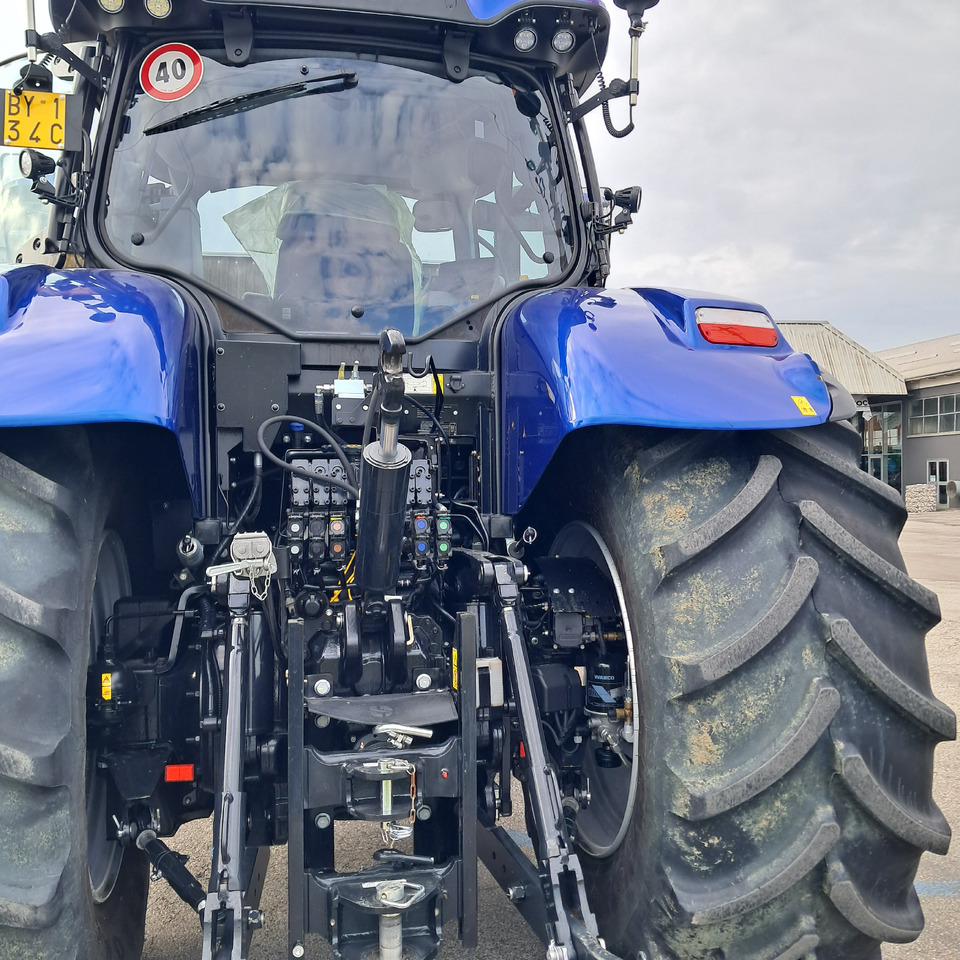 NEW HOLLAND T7 270 - جرار: صورة 4 NEW HOLLAND T7 270 - جرار: صورة 4