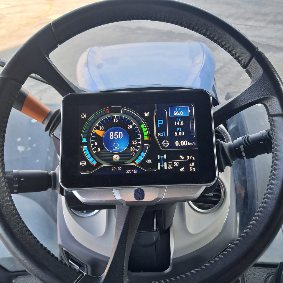 NEW HOLLAND T7 HD - جرار: صورة 3 NEW HOLLAND T7 HD - جرار: صورة 3
