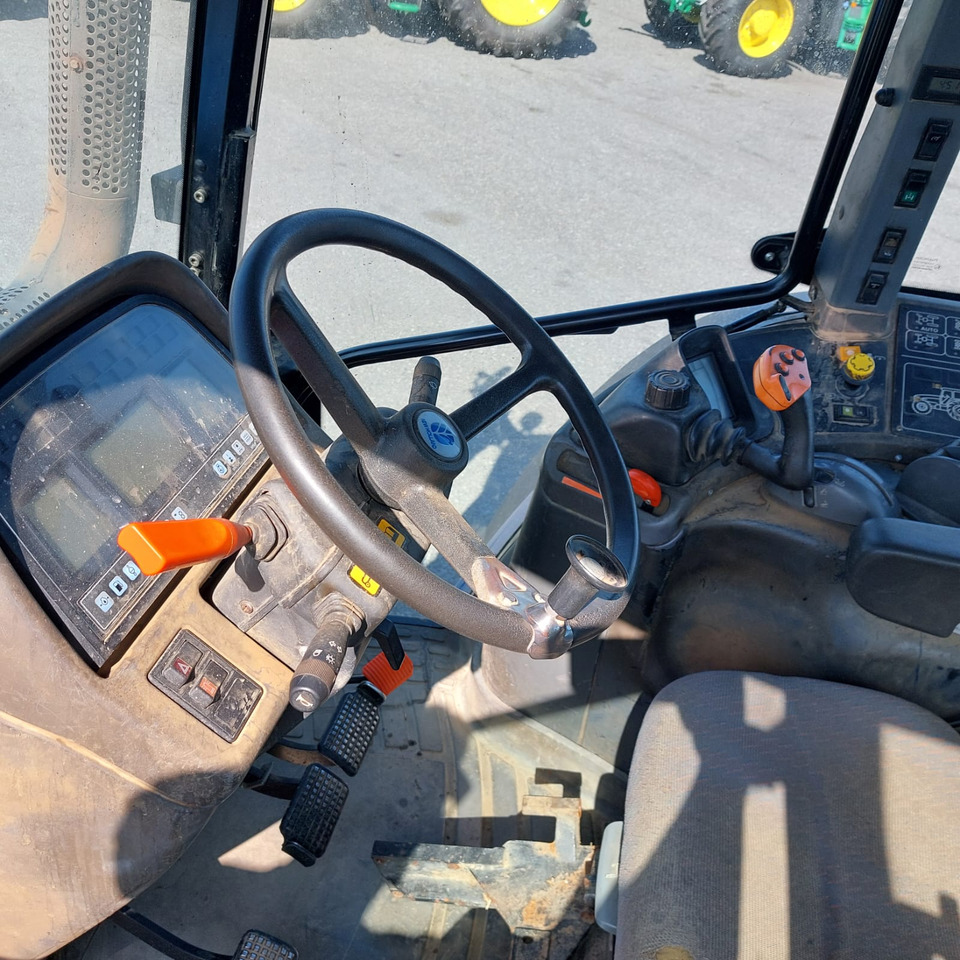 NEW HOLLAND TM 190 - جرار: صورة 4 NEW HOLLAND TM 190 - جرار: صورة 4
