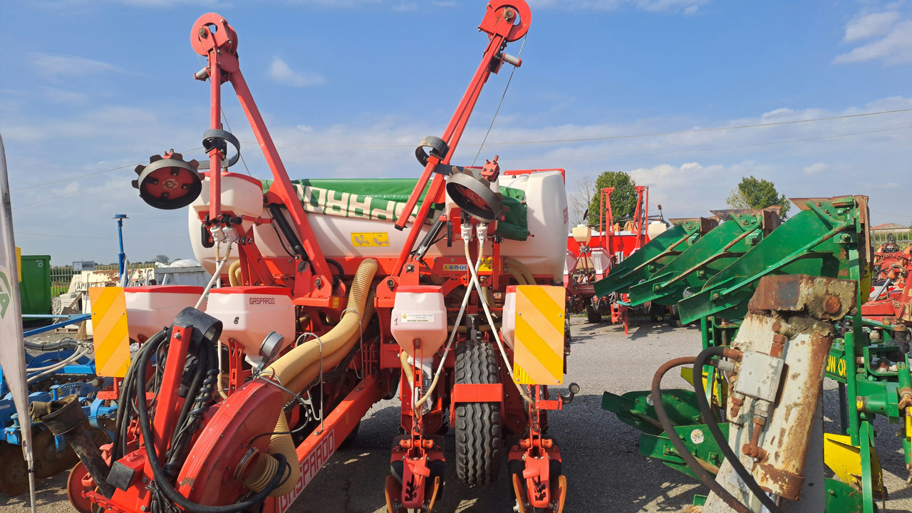 SEMINATRICE DI PRECISIONE GASPARDO RENATA 8 ROWS - آلة نثر البذور الدقيقة: صورة 2 SEMINATRICE DI PRECISIONE GASPARDO RENATA 8 ROWS - آلة نثر البذور الدقيقة: صورة 2