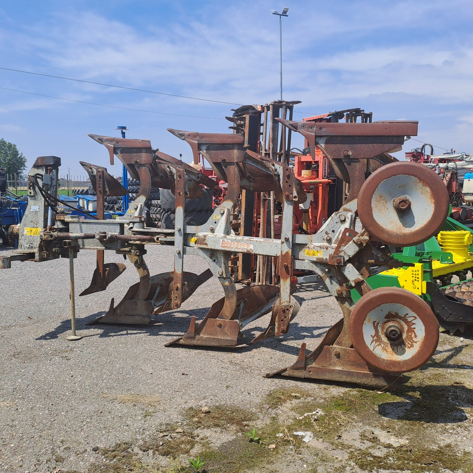 TRIVOMERE EMMEGIEMME - محراث: صورة 1 TRIVOMERE EMMEGIEMME - محراث: صورة 1