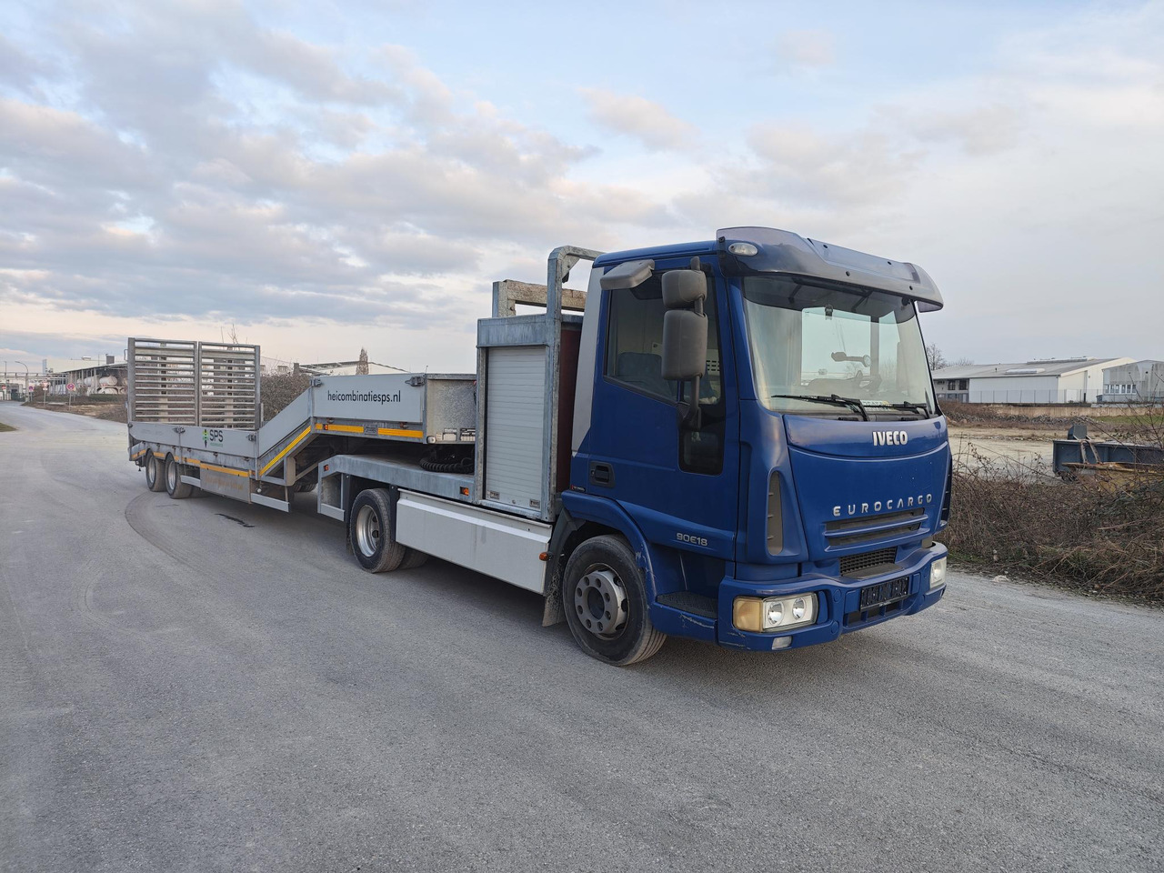 VELDHUIZEN P38-2 & Iveco Eurocargo 90E18 - عربة منخفضة مسطحة نصف مقطورة: صورة 2 VELDHUIZEN P38-2 & Iveco Eurocargo 90E18 - عربة منخفضة مسطحة نصف مقطورة: صورة 2