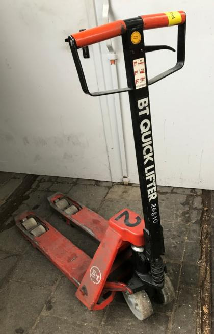 BT QUICK LIFTER Kräne und Hebegeräte - شاحنة باليت: صورة 1 BT QUICK LIFTER Kräne und Hebegeräte - شاحنة باليت: صورة 1