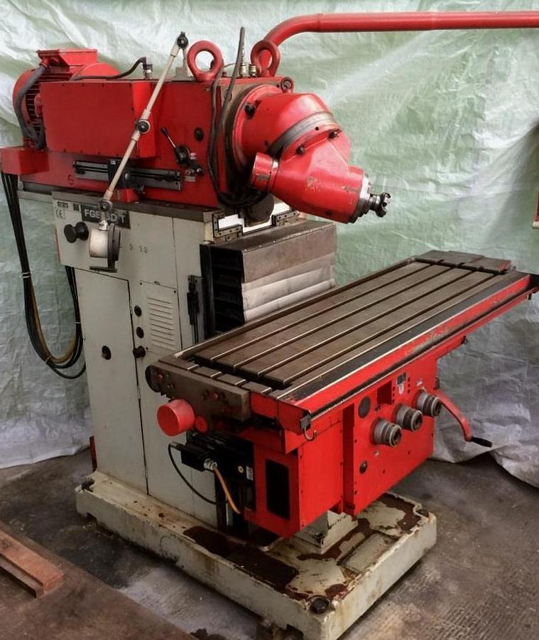 Konsolfräsmaschine (Universalfräsmaschine) STROJTOS - آلة طحن المعادن: صورة 3 Konsolfräsmaschine (Universalfräsmaschine) STROJTOS - آلة طحن المعادن: صورة 3