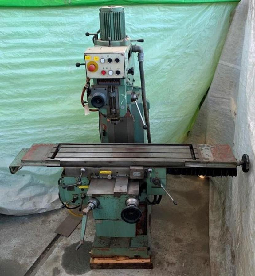 Mehrzweckfräsmaschine TOS - آلة طحن المعادن: صورة 3 Mehrzweckfräsmaschine TOS - آلة طحن المعادن: صورة 3