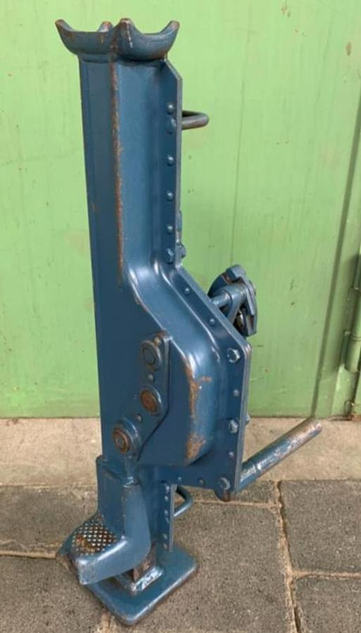 Stockwinde BÖCKER - معدات المستودعات: صورة 1 Stockwinde BÖCKER - معدات المستودعات: صورة 1