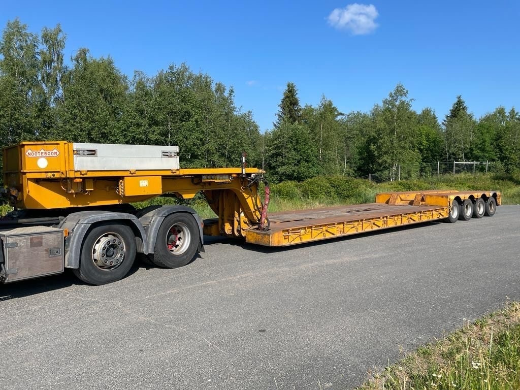 Nooteboom Euro-82-04 - عربة منخفضة مسطحة نصف مقطورة: صورة 1 Nooteboom Euro-82-04 - عربة منخفضة مسطحة نصف مقطورة: صورة 1