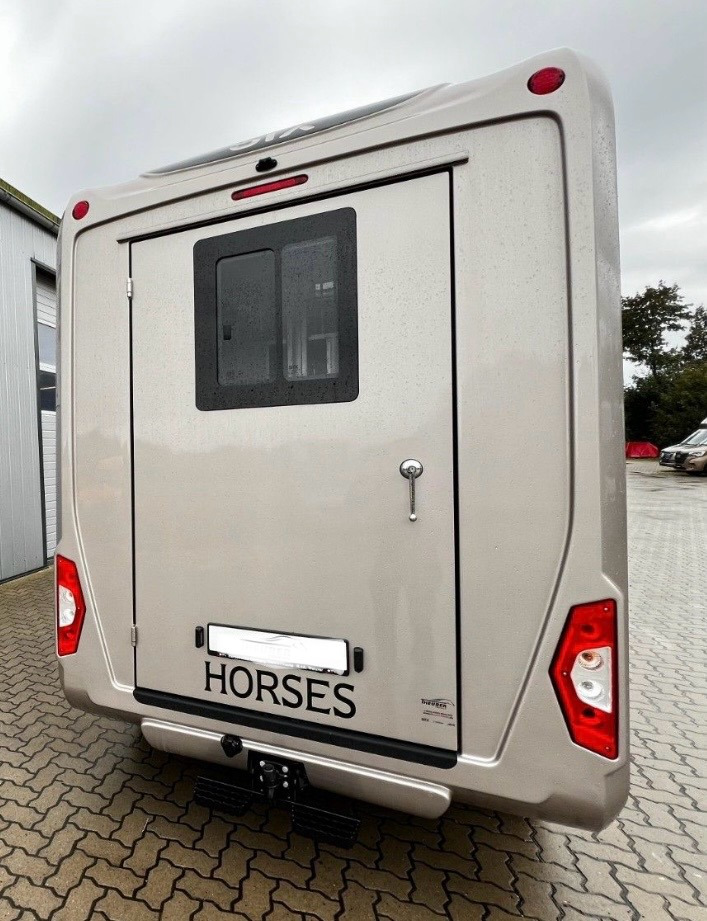 MERCEDES-BENZ Sprinter - شاحنة نقل خيل: صورة 3 MERCEDES-BENZ Sprinter - شاحنة نقل خيل: صورة 3