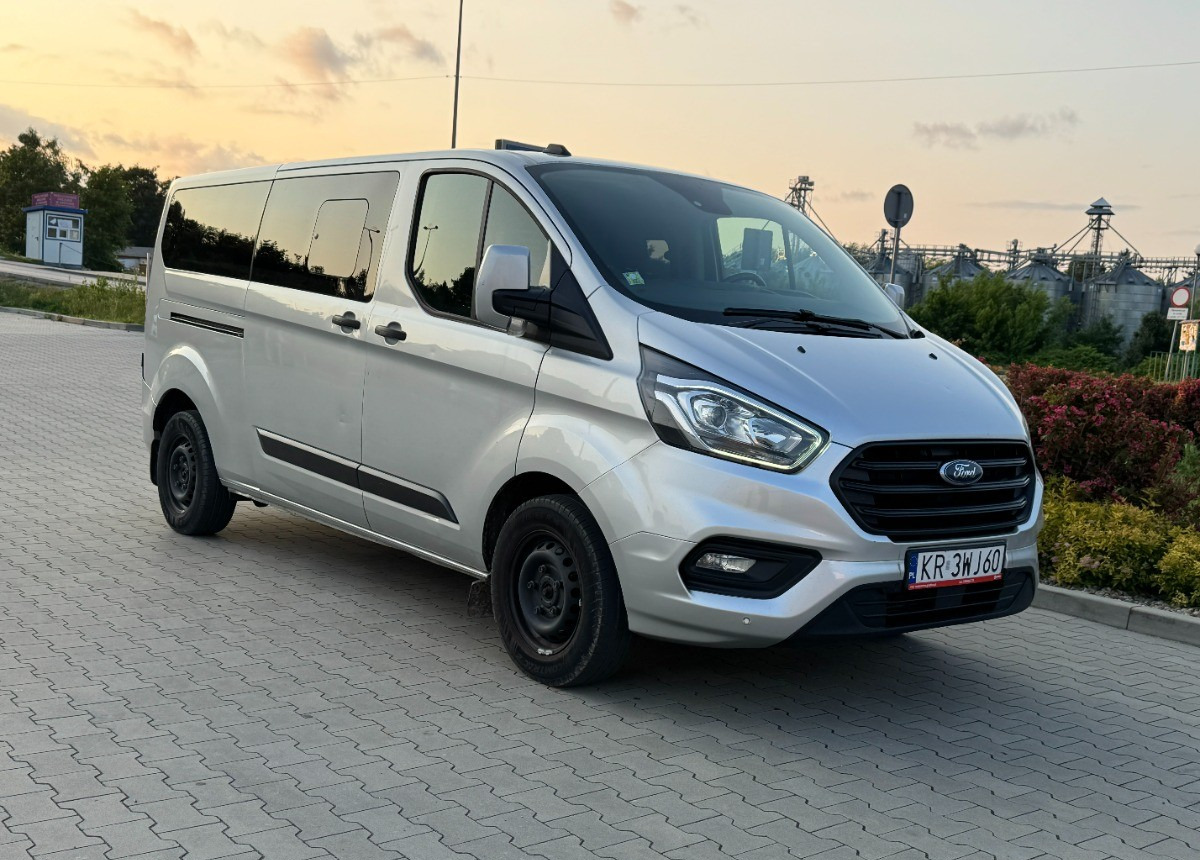Ford Transit Custom 2.0 170 KM L2 LONG 2021 LED 8 osobowy NAWIEWY miejsc Salon PL - حافلة صغيرة, ميكروباص: صورة 1 Ford Transit Custom 2.0 170 KM L2 LONG 2021 LED 8 osobowy NAWIEWY miejsc Salon PL - حافلة صغيرة, ميكروباص: صورة 1
