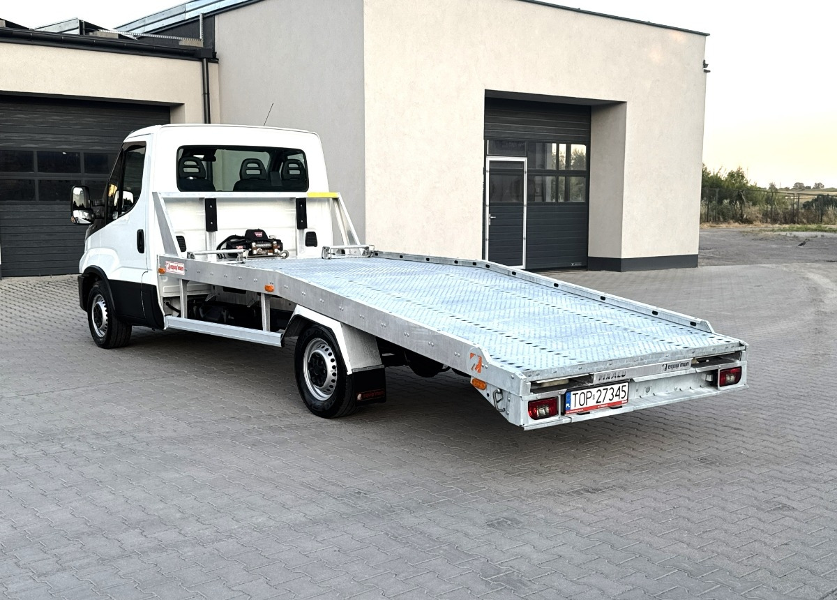 Iveco Daily 3.0 160KM Rok 2022 55 tys km przebiegu AUTOLAWETA Najazd laweta - شاحنة نقل سيارات شاحنة: صورة 4 Iveco Daily 3.0 160KM Rok 2022 55 tys km przebiegu AUTOLAWETA Najazd laweta - شاحنة نقل سيارات شاحنة: صورة 4