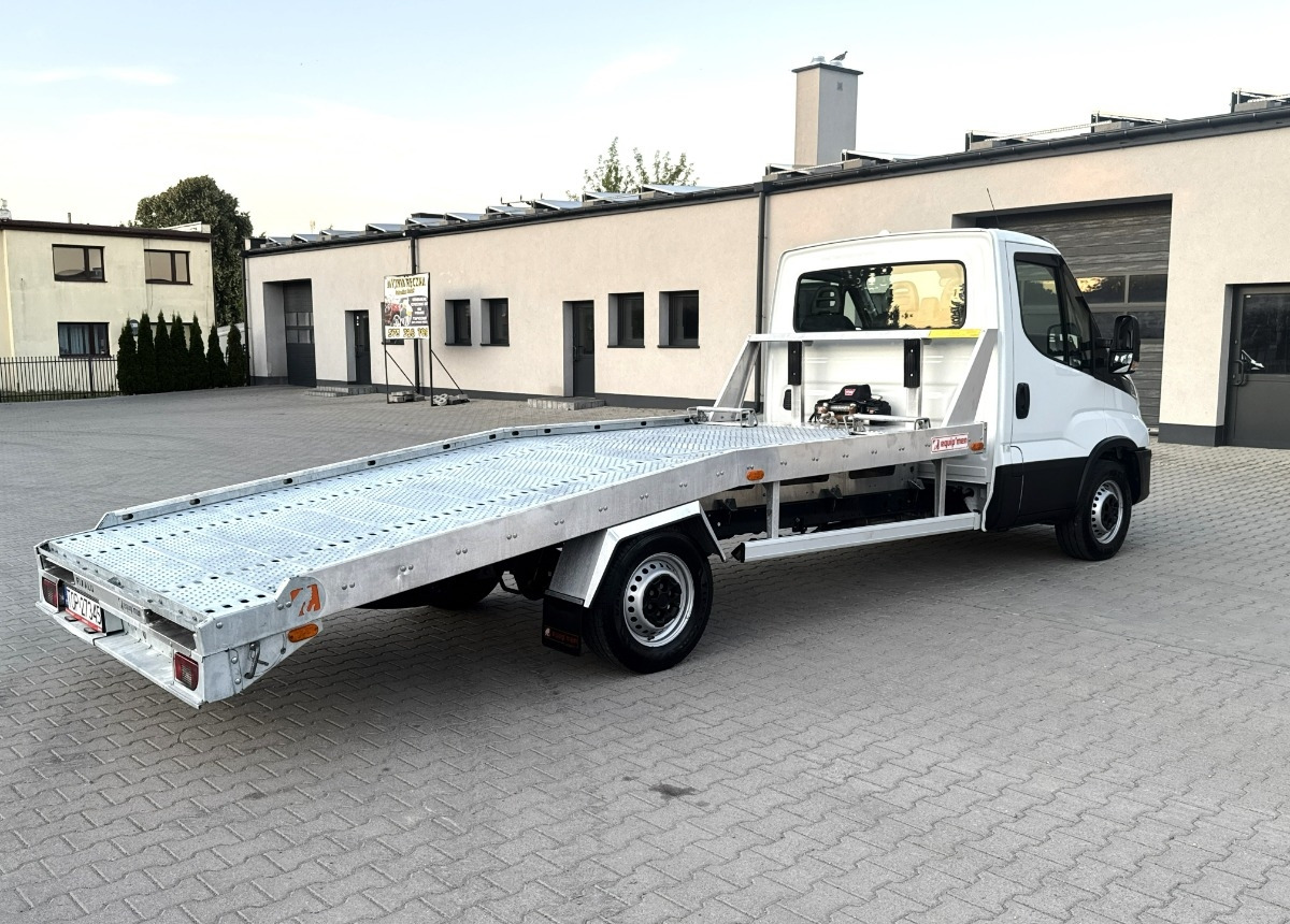 Iveco Daily 3.0 160KM Rok 2022 55 tys km przebiegu AUTOLAWETA Najazd laweta - شاحنة نقل سيارات شاحنة: صورة 3 Iveco Daily 3.0 160KM Rok 2022 55 tys km przebiegu AUTOLAWETA Najazd laweta - شاحنة نقل سيارات شاحنة: صورة 3