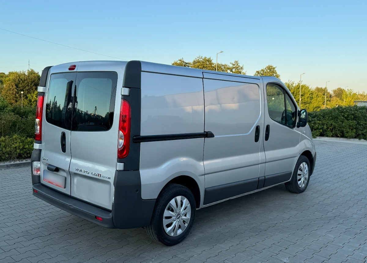 Opel Vivaro 2.0 DCI 115KM 2014 Rok Klimatyzacja Nawigacja BEZWYPADKOWY - فان: صورة 4 Opel Vivaro 2.0 DCI 115KM 2014 Rok Klimatyzacja Nawigacja BEZWYPADKOWY - فان: صورة 4