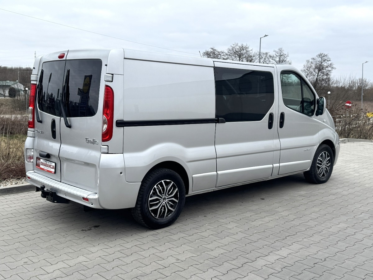 Renault Trafic 2.5 DCI 150KM L2 LONG Brygadówka Niski przebieg JAK NOWY NAVI - الشاحنات الصغيرة كابينة مزدوجة: صورة 3 Renault Trafic 2.5 DCI 150KM L2 LONG Brygadówka Niski przebieg JAK NOWY NAVI - الشاحنات الصغيرة كابينة مزدوجة: صورة 3