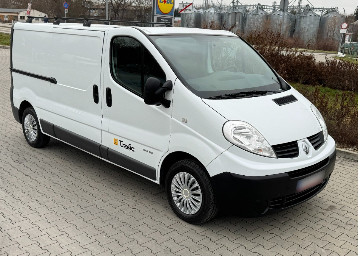 Renault Trafic L2 Long 2.0 DCI 115KM Klimatronic 130 tys km Super stan SERWIS - فان: صورة 4 Renault Trafic L2 Long 2.0 DCI 115KM Klimatronic 130 tys km Super stan SERWIS - فان: صورة 4