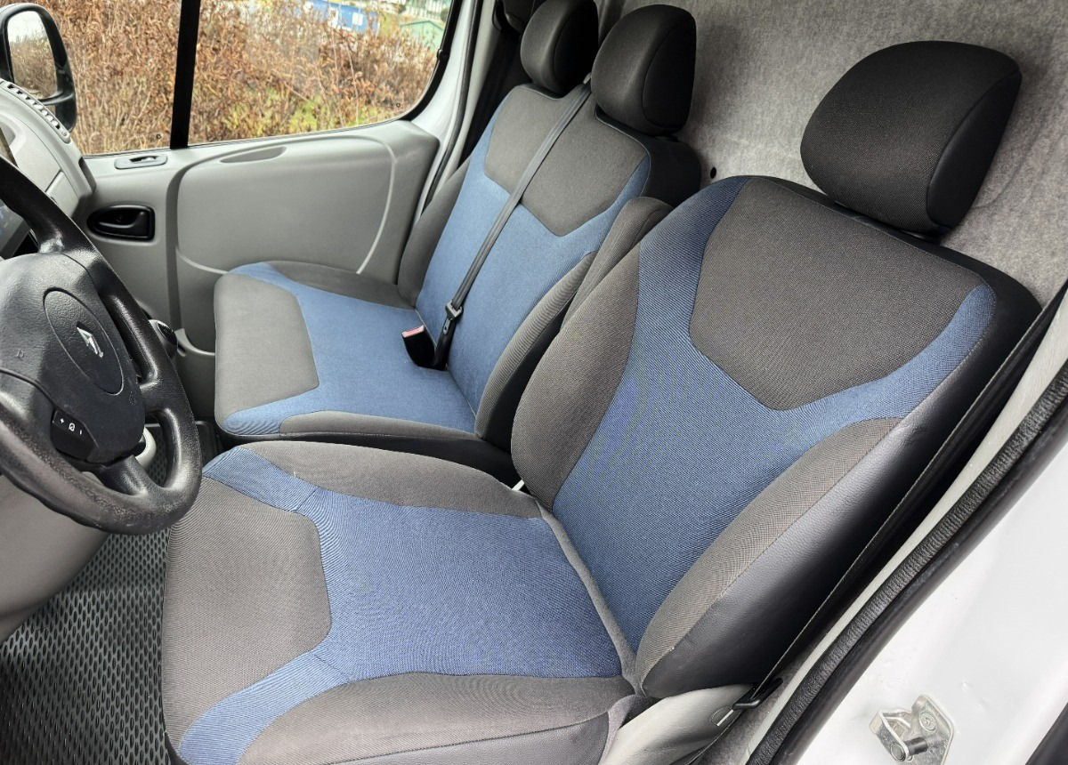 Renault Trafic L2 Long 2.0 DCI 115KM Klimatronic 130 tys km Super stan SERWIS Renault Trafic L2 Long 2.0 DCI 115KM Klimatronic 130 tys km Super stan SERWIS: صورة 34