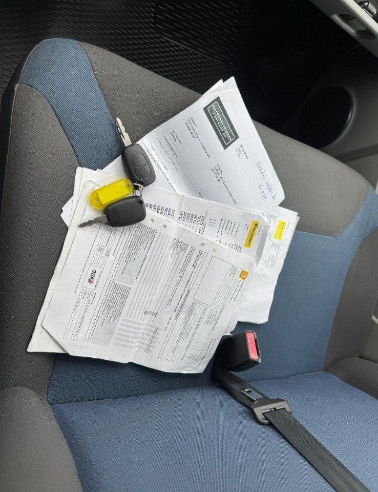 Renault Trafic L2 Long 2.0 DCI 115KM Klimatronic 130 tys km Super stan SERWIS Renault Trafic L2 Long 2.0 DCI 115KM Klimatronic 130 tys km Super stan SERWIS: صورة 40