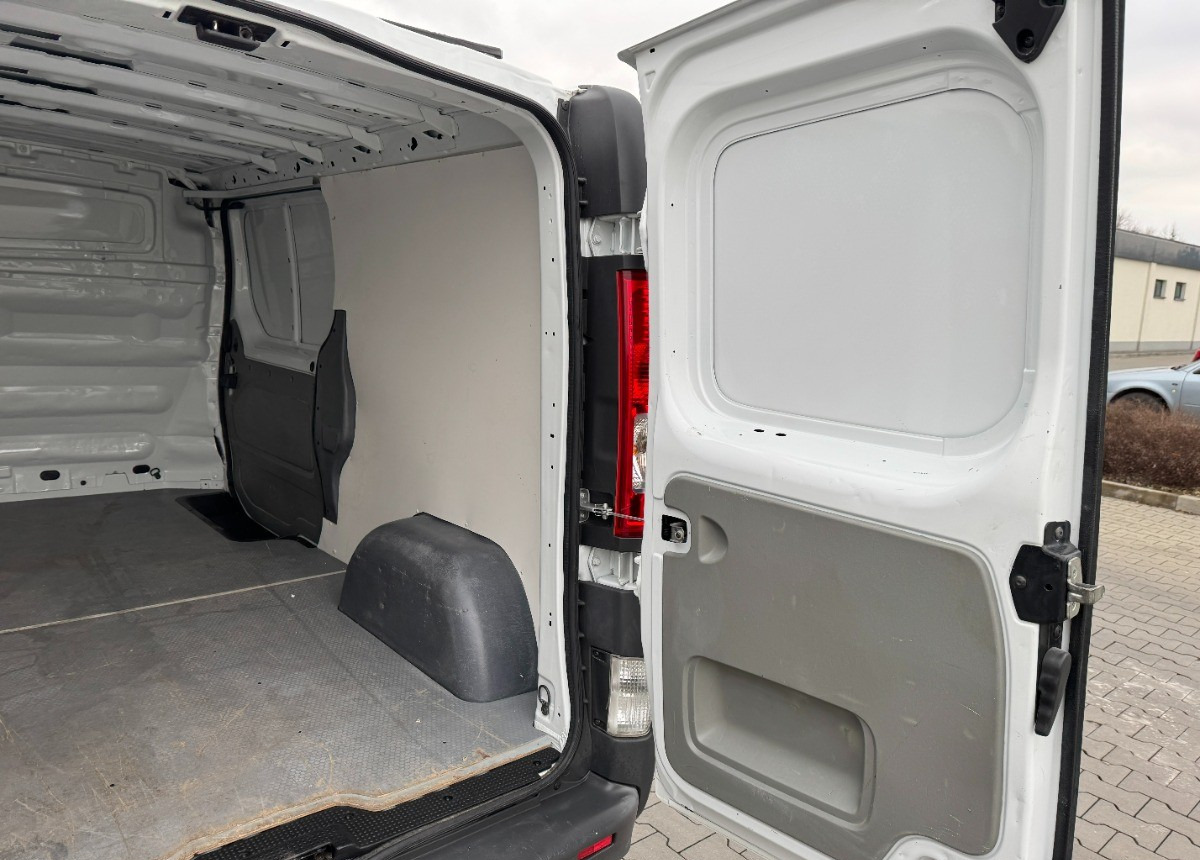 Renault Trafic L2 Long 2.0 DCI 115KM Klimatronic 130 tys km Super stan SERWIS Renault Trafic L2 Long 2.0 DCI 115KM Klimatronic 130 tys km Super stan SERWIS: صورة 31